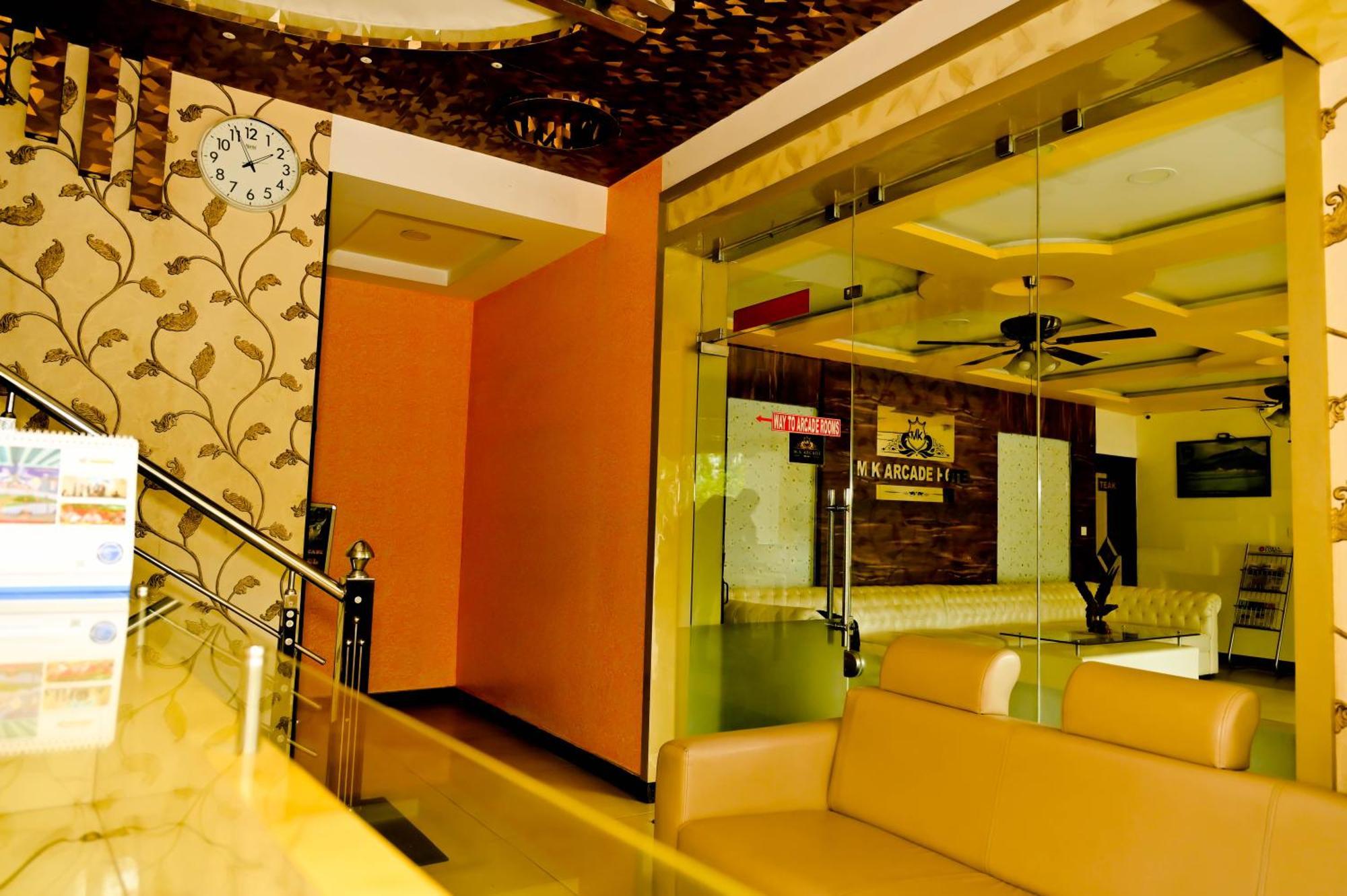 Townhouse Mk Hotel Chikmagalūr Exterior foto