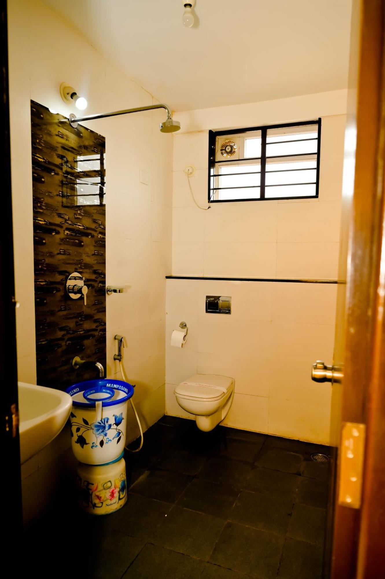 Townhouse Mk Hotel Chikmagalūr Exterior foto