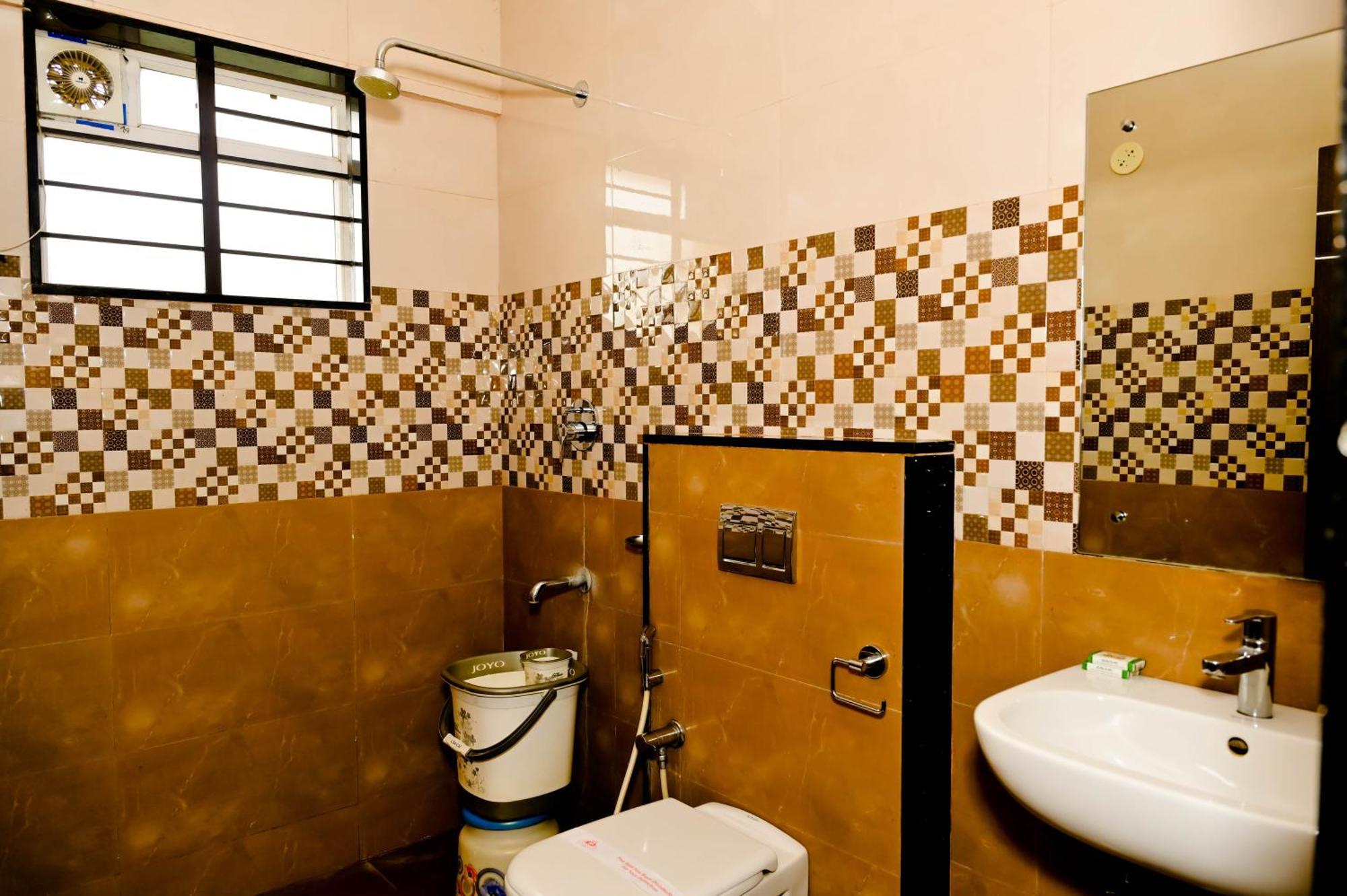Townhouse Mk Hotel Chikmagalūr Exterior foto