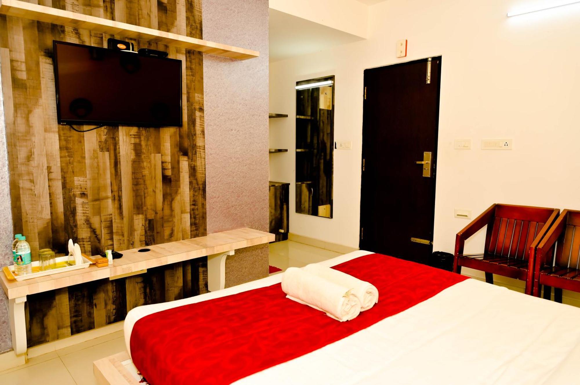 Townhouse Mk Hotel Chikmagalūr Exterior foto